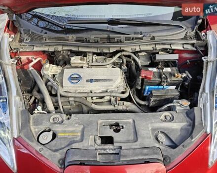 Червоний Ніссан Ліф, об'ємом двигуна 0 л та пробігом 127 тис. км за 4250 $, фото 25 на Automoto.ua