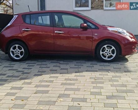 Червоний Ніссан Ліф, об'ємом двигуна 0 л та пробігом 127 тис. км за 4250 $, фото 1 на Automoto.ua