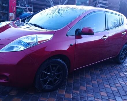 Красный Ниссан Лиф, объемом двигателя 0 л и пробегом 235 тыс. км за 5150 $, фото 2 на Automoto.ua