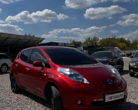 Красный Ниссан Лиф, объемом двигателя 0 л и пробегом 105 тыс. км за 6800 $, фото 3 на Automoto.ua