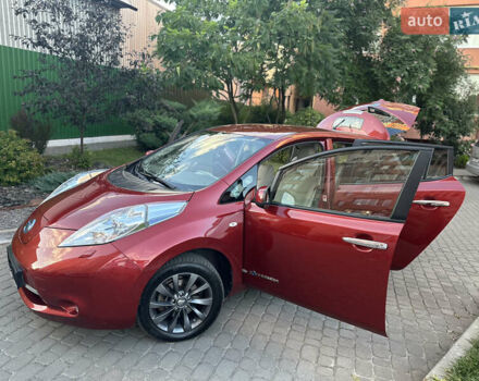 Червоний Ніссан Ліф, об'ємом двигуна 0 л та пробігом 122 тис. км за 5250 $, фото 4 на Automoto.ua