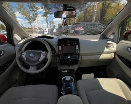 Красный Ниссан Лиф, объемом двигателя 0 л и пробегом 105 тыс. км за 6800 $, фото 17 на Automoto.ua