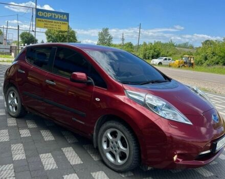 Красный Ниссан Лиф, объемом двигателя 0 л и пробегом 140 тыс. км за 5100 $, фото 1 на Automoto.ua