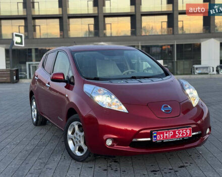 Красный Ниссан Лиф, объемом двигателя 0 л и пробегом 95 тыс. км за 5400 $, фото 15 на Automoto.ua