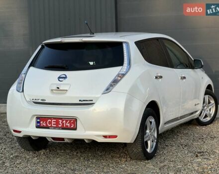 Червоний Ніссан Ліф, об'ємом двигуна 0 л та пробігом 90 тис. км за 5999 $, фото 28 на Automoto.ua