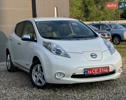 Червоний Ніссан Ліф, об'ємом двигуна 0 л та пробігом 90 тис. км за 5999 $, фото 2 на Automoto.ua