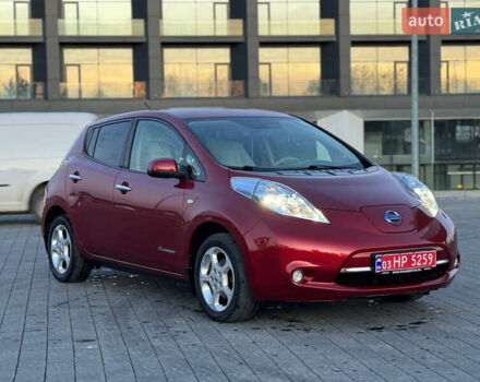 Красный Ниссан Лиф, объемом двигателя 0 л и пробегом 95 тыс. км за 5400 $, фото 30 на Automoto.ua