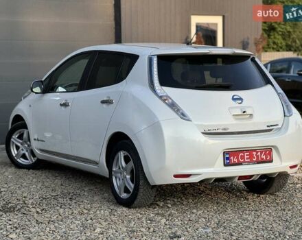 Червоний Ніссан Ліф, об'ємом двигуна 0 л та пробігом 90 тис. км за 5999 $, фото 25 на Automoto.ua