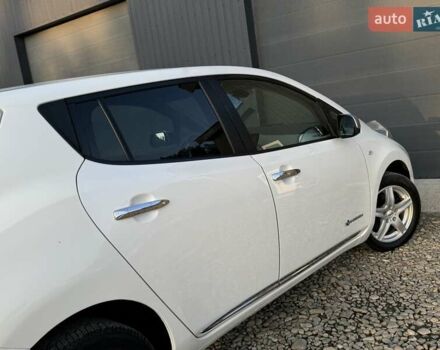 Червоний Ніссан Ліф, об'ємом двигуна 0 л та пробігом 90 тис. км за 5999 $, фото 32 на Automoto.ua