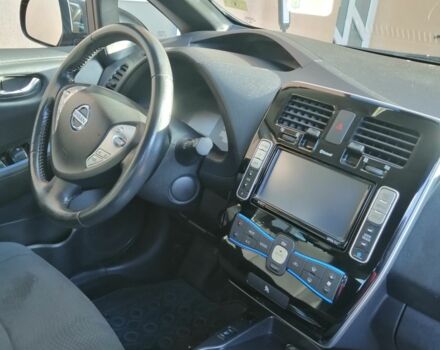 Красный Ниссан Лиф, объемом двигателя 0 л и пробегом 104 тыс. км за 7000 $, фото 14 на Automoto.ua