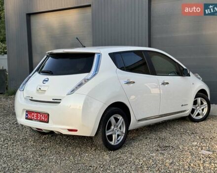 Червоний Ніссан Ліф, об'ємом двигуна 0 л та пробігом 90 тис. км за 5999 $, фото 27 на Automoto.ua