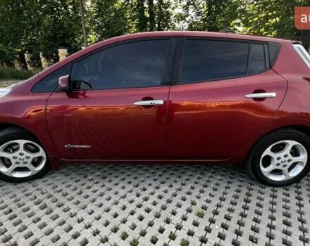 Красный Ниссан Лиф, объемом двигателя 0 л и пробегом 142 тыс. км за 6500 $, фото 1 на Automoto.ua