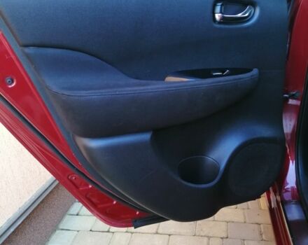 Красный Ниссан Лиф, объемом двигателя 0 л и пробегом 104 тыс. км за 7000 $, фото 16 на Automoto.ua