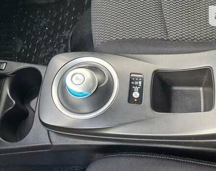 Красный Ниссан Лиф, объемом двигателя 0 л и пробегом 122 тыс. км за 4950 $, фото 7 на Automoto.ua