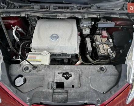 Красный Ниссан Лиф, объемом двигателя 0 л и пробегом 142 тыс. км за 6500 $, фото 20 на Automoto.ua