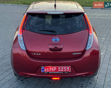 Красный Ниссан Лиф, объемом двигателя 0 л и пробегом 95 тыс. км за 5400 $, фото 42 на Automoto.ua