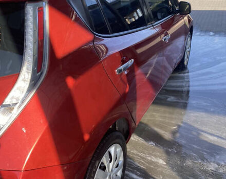 Красный Ниссан Лиф, объемом двигателя 0 л и пробегом 159 тыс. км за 5300 $, фото 2 на Automoto.ua