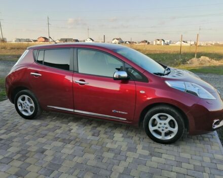 Красный Ниссан Лиф, объемом двигателя 0 л и пробегом 104 тыс. км за 7000 $, фото 1 на Automoto.ua