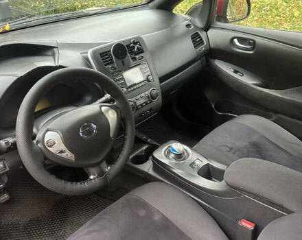 Красный Ниссан Лиф, объемом двигателя 0 л и пробегом 250 тыс. км за 3600 $, фото 7 на Automoto.ua