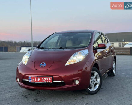 Красный Ниссан Лиф, объемом двигателя 0 л и пробегом 95 тыс. км за 5400 $, фото 43 на Automoto.ua