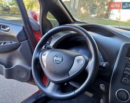 Червоний Ніссан Ліф, об'ємом двигуна 0 л та пробігом 93 тис. км за 5500 $, фото 41 на Automoto.ua