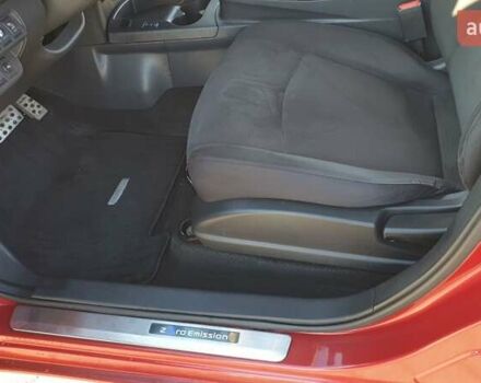 Красный Ниссан Лиф, объемом двигателя 0 л и пробегом 97 тыс. км за 8500 $, фото 9 на Automoto.ua