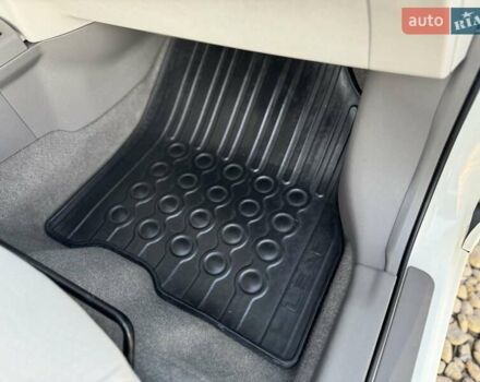 Червоний Ніссан Ліф, об'ємом двигуна 0 л та пробігом 90 тис. км за 5999 $, фото 36 на Automoto.ua