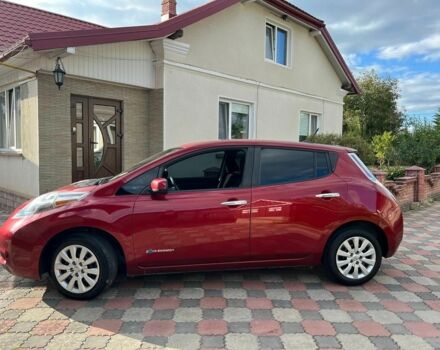 Красный Ниссан Лиф, объемом двигателя 0 л и пробегом 155 тыс. км за 6200 $, фото 1 на Automoto.ua