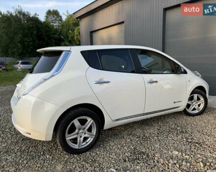 Червоний Ніссан Ліф, об'ємом двигуна 0 л та пробігом 90 тис. км за 5999 $, фото 31 на Automoto.ua