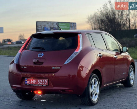 Красный Ниссан Лиф, объемом двигателя 0 л и пробегом 95 тыс. км за 5400 $, фото 12 на Automoto.ua