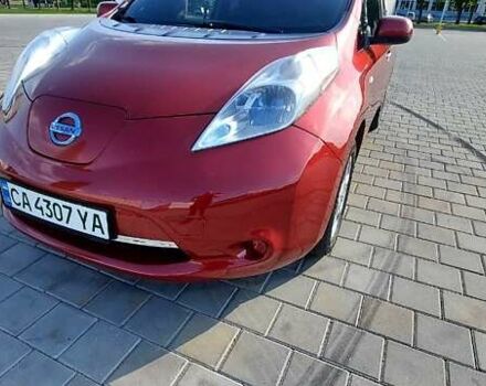 Красный Ниссан Лиф, объемом двигателя 0 л и пробегом 195 тыс. км за 8100 $, фото 6 на Automoto.ua