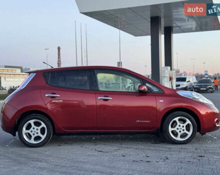 Красный Ниссан Лиф, объемом двигателя 0 л и пробегом 95 тыс. км за 5400 $, фото 14 на Automoto.ua