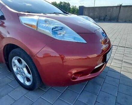 Красный Ниссан Лиф, объемом двигателя 0 л и пробегом 195 тыс. км за 8100 $, фото 7 на Automoto.ua