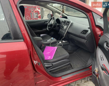 Красный Ниссан Лиф, объемом двигателя 0 л и пробегом 156 тыс. км за 6500 $, фото 15 на Automoto.ua
