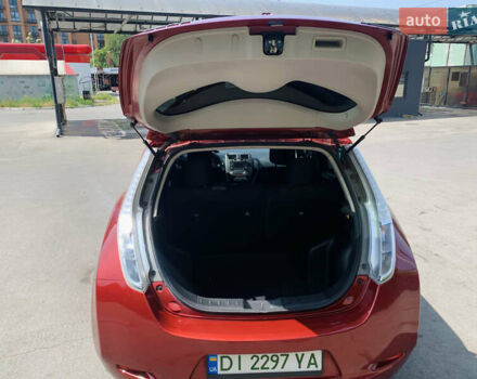 Красный Ниссан Лиф, объемом двигателя 0 л и пробегом 130 тыс. км за 8100 $, фото 10 на Automoto.ua