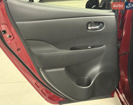 Красный Ниссан Лиф, объемом двигателя 0 л и пробегом 153 тыс. км за 6900 $, фото 51 на Automoto.ua