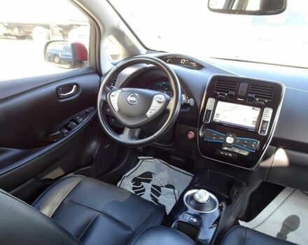 Красный Ниссан Лиф, объемом двигателя 0 л и пробегом 85 тыс. км за 4700 $, фото 11 на Automoto.ua