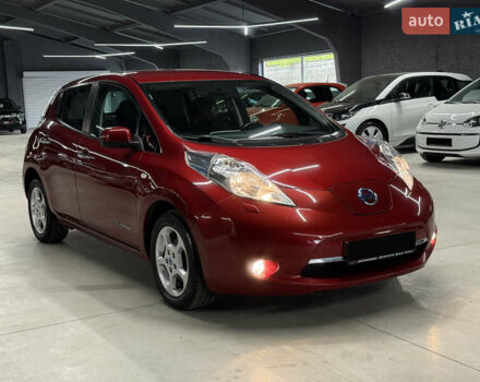 Красный Ниссан Лиф, объемом двигателя 0 л и пробегом 153 тыс. км за 6900 $, фото 14 на Automoto.ua