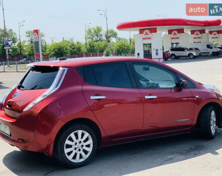 Красный Ниссан Лиф, объемом двигателя 0 л и пробегом 130 тыс. км за 8100 $, фото 4 на Automoto.ua