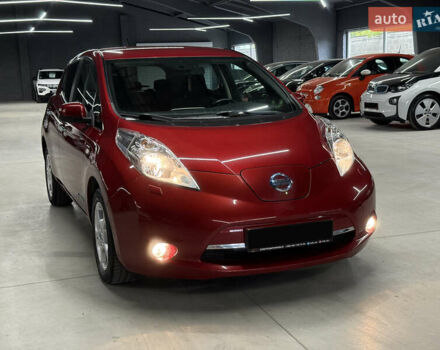 Красный Ниссан Лиф, объемом двигателя 0 л и пробегом 153 тыс. км за 6900 $, фото 13 на Automoto.ua