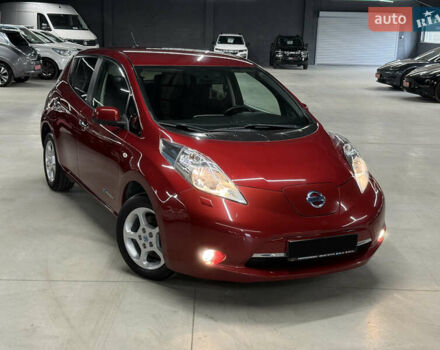 Красный Ниссан Лиф, объемом двигателя 0 л и пробегом 153 тыс. км за 6900 $, фото 2 на Automoto.ua