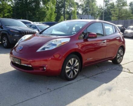 Красный Ниссан Лиф, объемом двигателя 0 л и пробегом 90 тыс. км за 6200 $, фото 2 на Automoto.ua