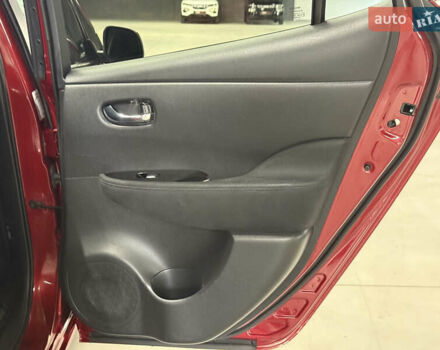 Красный Ниссан Лиф, объемом двигателя 0 л и пробегом 153 тыс. км за 6900 $, фото 55 на Automoto.ua