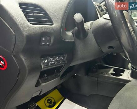 Красный Ниссан Лиф, объемом двигателя 0 л и пробегом 93 тыс. км за 7100 $, фото 21 на Automoto.ua