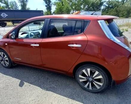 Червоний Ніссан Ліф, об'ємом двигуна 0 л та пробігом 168 тис. км за 5600 $, фото 11 на Automoto.ua
