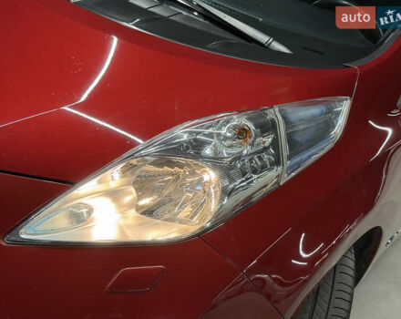 Красный Ниссан Лиф, объемом двигателя 0 л и пробегом 153 тыс. км за 6900 $, фото 6 на Automoto.ua