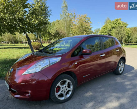 Красный Ниссан Лиф, объемом двигателя 0 л и пробегом 144 тыс. км за 6500 $, фото 1 на Automoto.ua