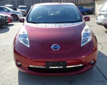 Красный Ниссан Лиф, объемом двигателя 0 л и пробегом 85 тыс. км за 4700 $, фото 1 на Automoto.ua