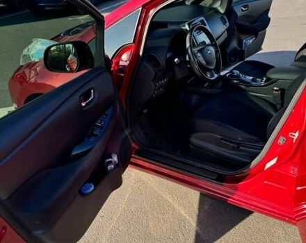 Красный Ниссан Лиф, объемом двигателя 0 л и пробегом 149 тыс. км за 7500 $, фото 11 на Automoto.ua