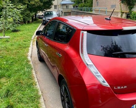 Красный Ниссан Лиф, объемом двигателя 0 л и пробегом 334 тыс. км за 5100 $, фото 1 на Automoto.ua